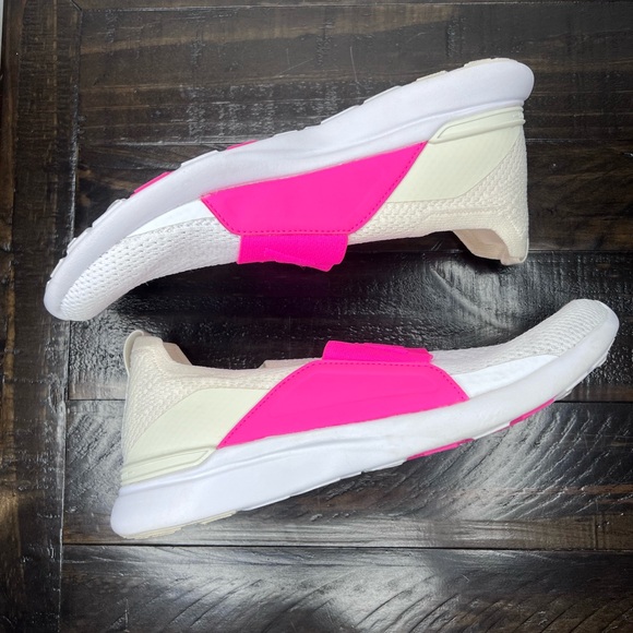 APL TECHLOOM BLISS WOMENS 7.5 SLIP ON SNEAKER EUC - Picture 6 of 13